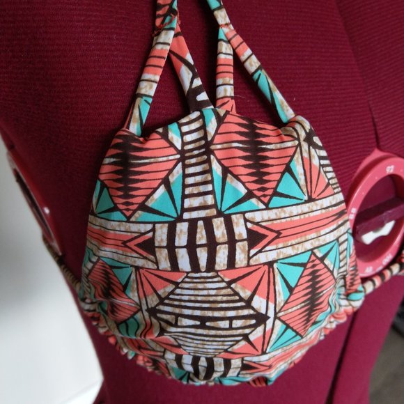 Radio Fiji size M bikini top, new - Picture 2 of 4